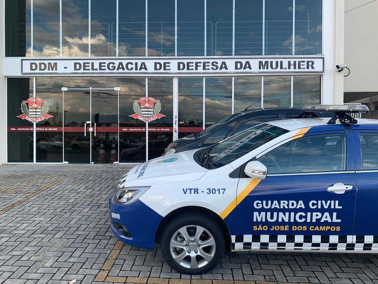 Por conta do coronavírus, polícia pede que população registre boletim de ocorrência online Por conta do coronavírus, polícia pede que população registre boletim de ocorrência online