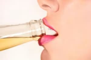 561978_o_alcool_engorda_mas_nao_alimenta