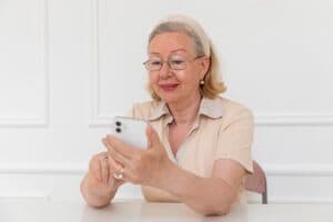avos-aprendendo-usar-o-dispositivo-digital-335150