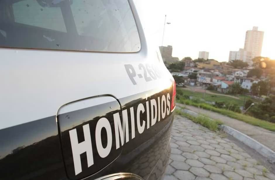 A polícia está investigando o crime