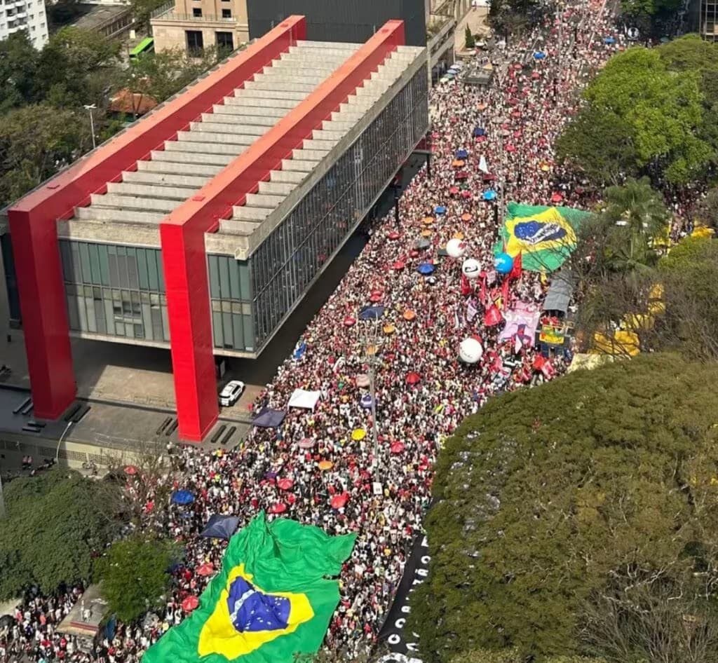 manifestacao_esquerda-025345
