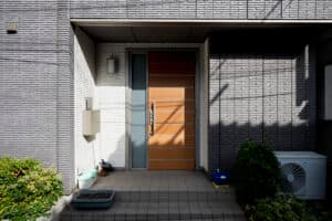 minimalist-house-entrance-japan-764511