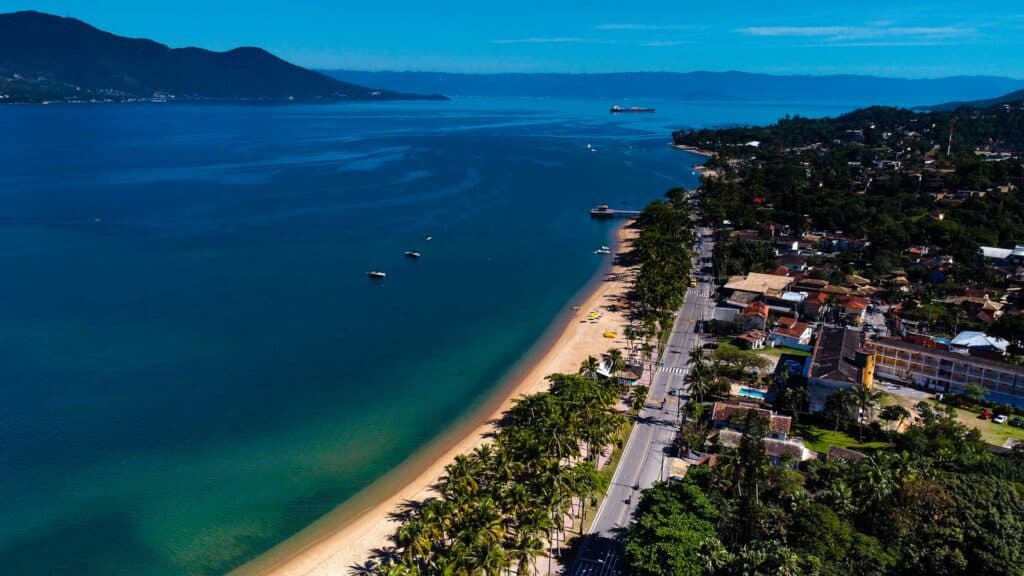 Prefeitura_de_Ilhabela_reforca_regras_para_uso_de_mesas_e_cadeiras_nas_praias_e_calcadas-776140