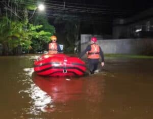 resgate_alagamento_litoral-645309