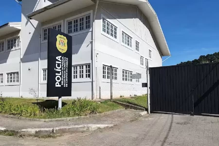 Delegacia-de-Campos-do-Jordao-075479_900-600-0-0-668604