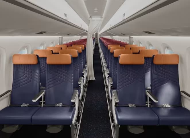 Cabine Premium Economy das aeronaves Embraer E2 da LATAM Airlines (Divulgação)