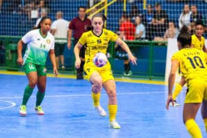A equipe de futsal feminino é uma beneficiadas com os recursos neste ano - Foto: Ueverton Pereira/Atleta Cidadão