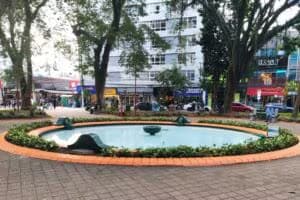 Com novas cores, a Praça do Sapo recebeu melhorias e nova pintura - Foto: PMSJC