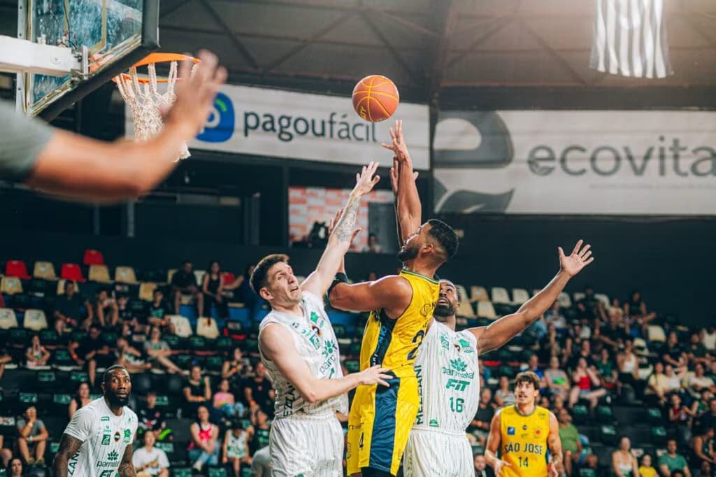 Andrews Clayton/Bauru Basket