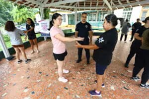 Aulão de defesa pessoal é uma das ações da Patrulha Maria da Penha no enfrentamento à violência contra as mulheres - Foto: Claudio Vieira/PMSJC