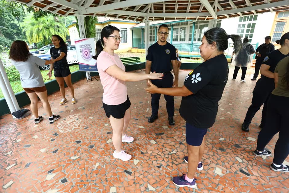 Aulão de defesa pessoal é uma das ações da Patrulha Maria da Penha no enfrentamento à violência contra as mulheres - Foto: Claudio Vieira/PMSJC