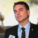 Flávio Bolsonaro (PL) em entrevista no Senado, em 2025 (Foto: Carlos Moura/Agência Senado, CC BY 4.0)