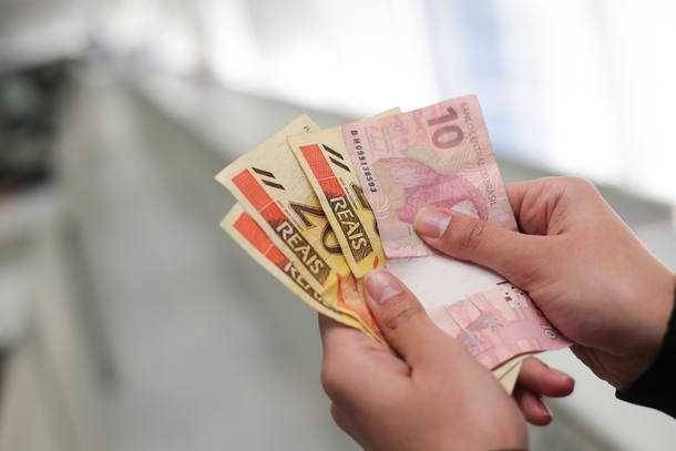 Novo salário mínimo paulista começa a valer nesta terça-feira (1)
