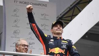 max_verstappen_festeja_vitoria max_verstappen_festeja_vitoria