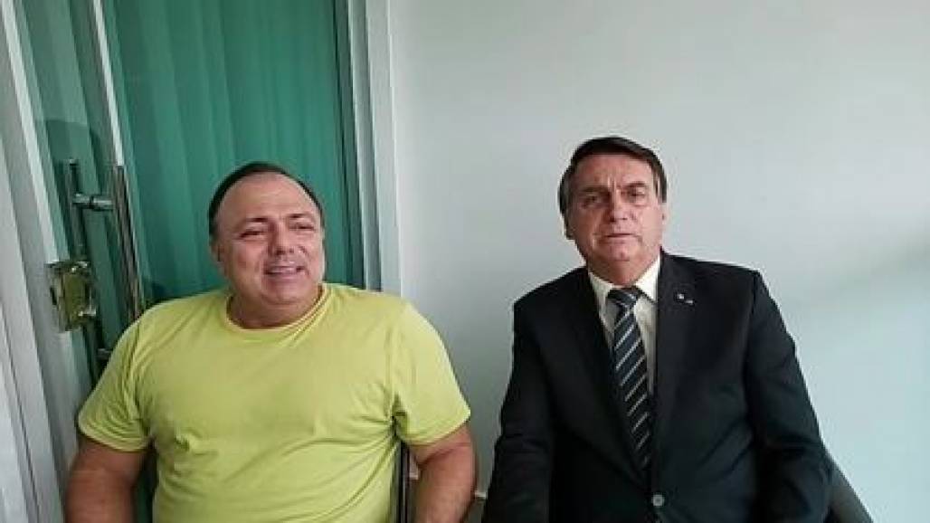 Pazuello e Bolsonaro (Reprodução Internet) Pazuello e Bolsonaro (Reprodução Internet)