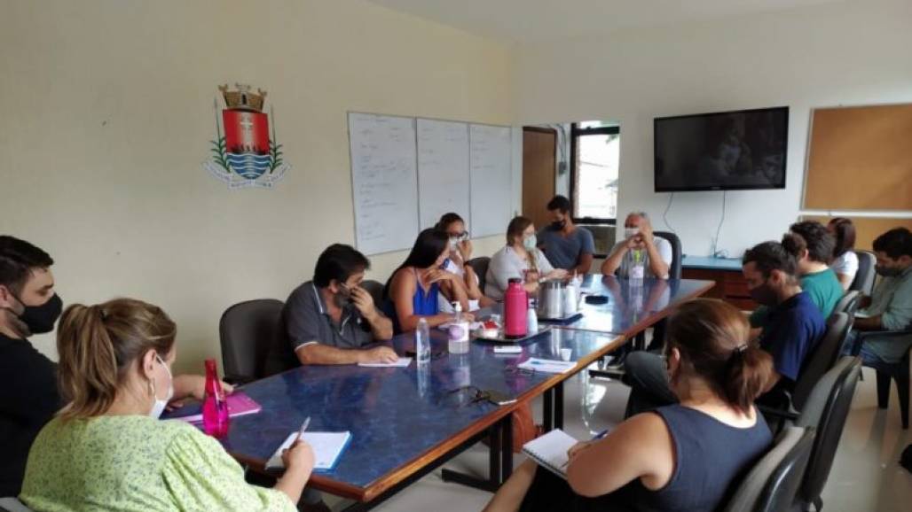reunião Ubatuba (Prefeitura de Ubatuba) reunião Ubatuba (Prefeitura de Ubatuba)