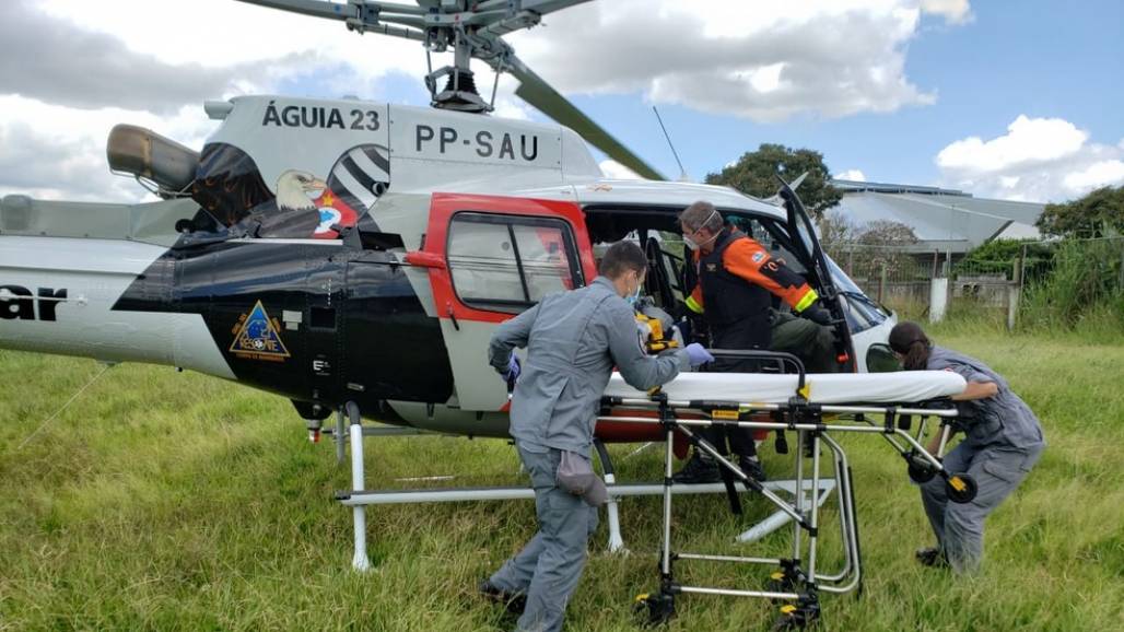 ACIDENTE NA REGIÃO DO TRECHO DE JACAREÍ (Divulgação / Polícia Militar) ACIDENTE NA REGIÃO DO TRECHO DE JACAREÍ (Divulgação / Polícia Militar)