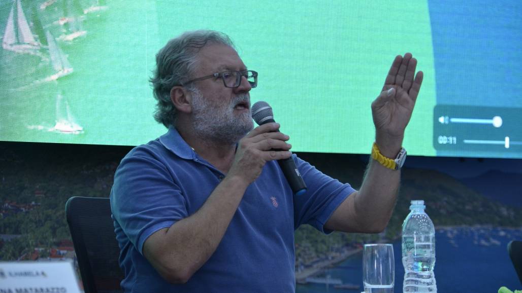 Prefeito de Ilhabela Antonio Colucci Coletiva 100 dias 01 (Samuel Strazzer / Meon) Prefeito de Ilhabela Antonio Colucci Coletiva 100 dias 01 (Samuel Strazzer / Meon)
