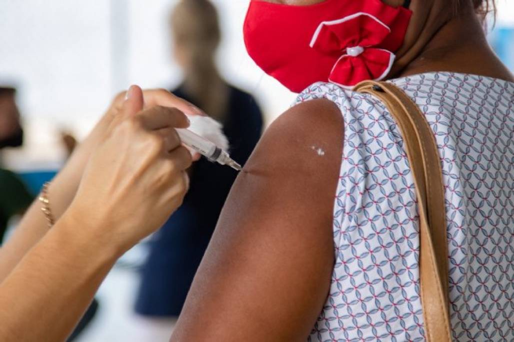 vacinação em são seba (André Santos / Prefeitura Municipal de São Sebastião)