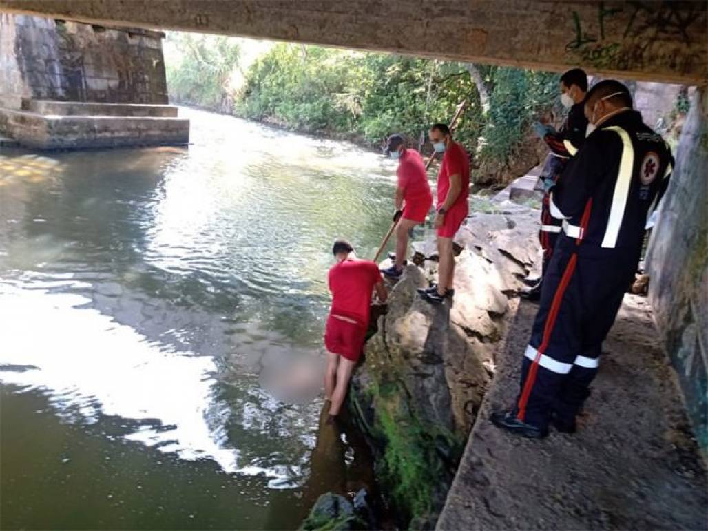 homem morre no rio piracuama em Pinda (Foto: Divulgação/Corpo de Bombeiros) homem morre no rio piracuama em Pinda (Foto: Divulgação/Corpo de Bombeiros)