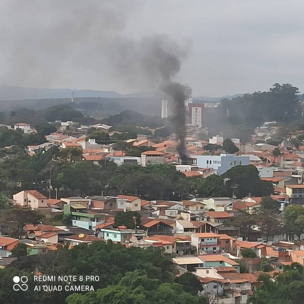 Incêndio av perseu (Reprodução ) Incêndio av perseu (Reprodução )