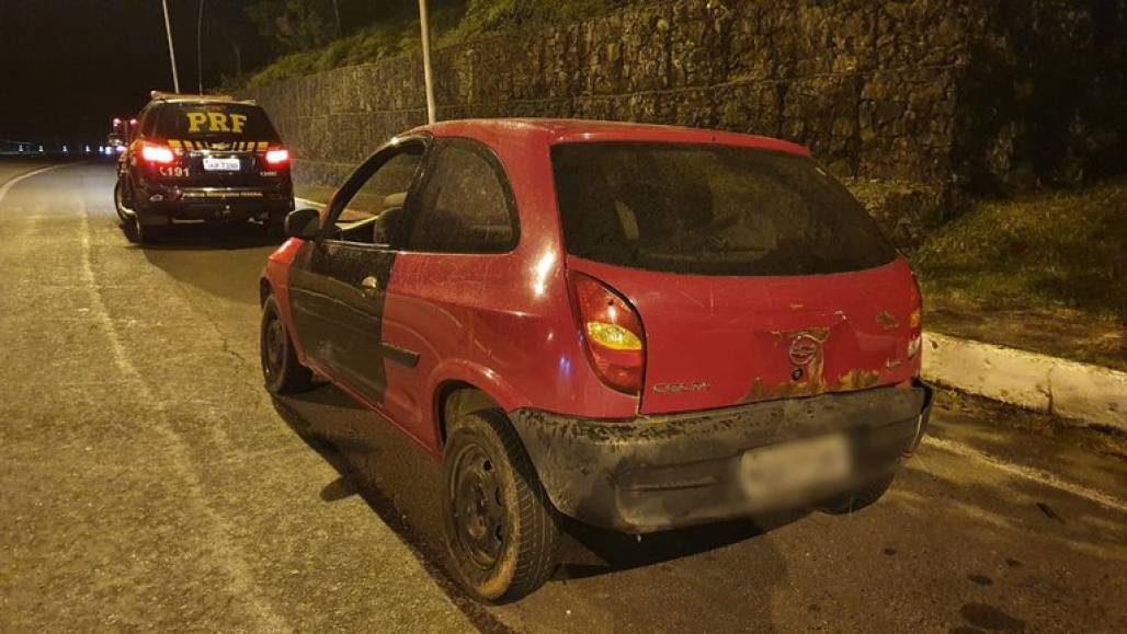 Carro depredado PRF (PRF) Carro depredado PRF (PRF)