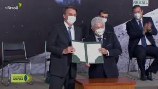 Brasil assina acordo com a Nasa para missão Lua 01 Brasil assina acordo com a Nasa para missão Lua 01