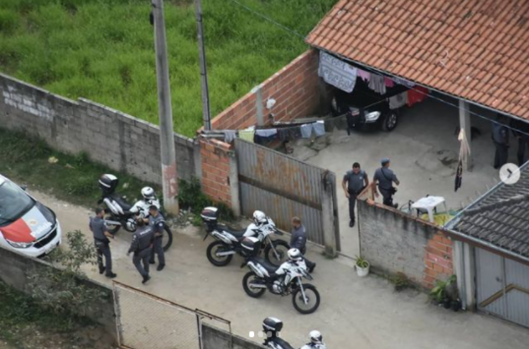 Perseguição com um morto em SJC - Base de Aviação de SJC (Base de Aviação SJC) Perseguição com um morto em SJC - Base de Aviação de SJC (Base de Aviação SJC)
