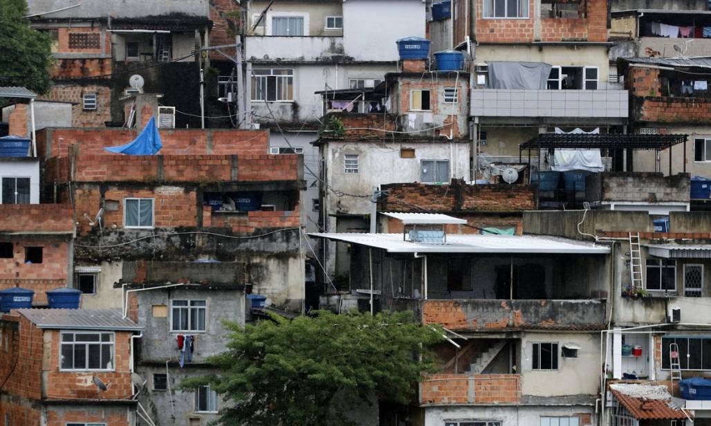 pobre (Tânia Rêgo) pobre (Tânia Rêgo)