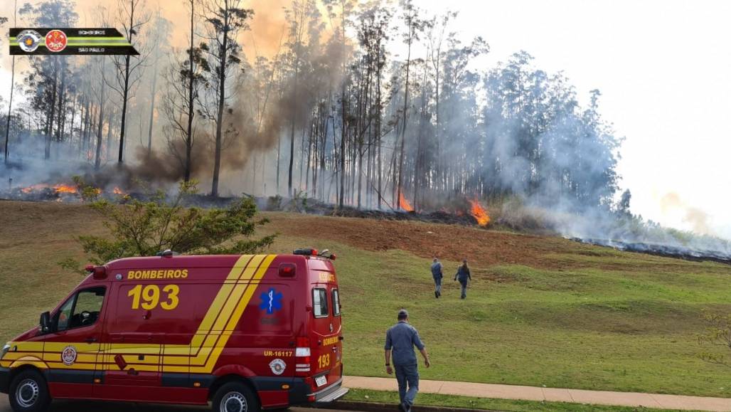 pira2 (Corpo de Bombeiros) pira2 (Corpo de Bombeiros)