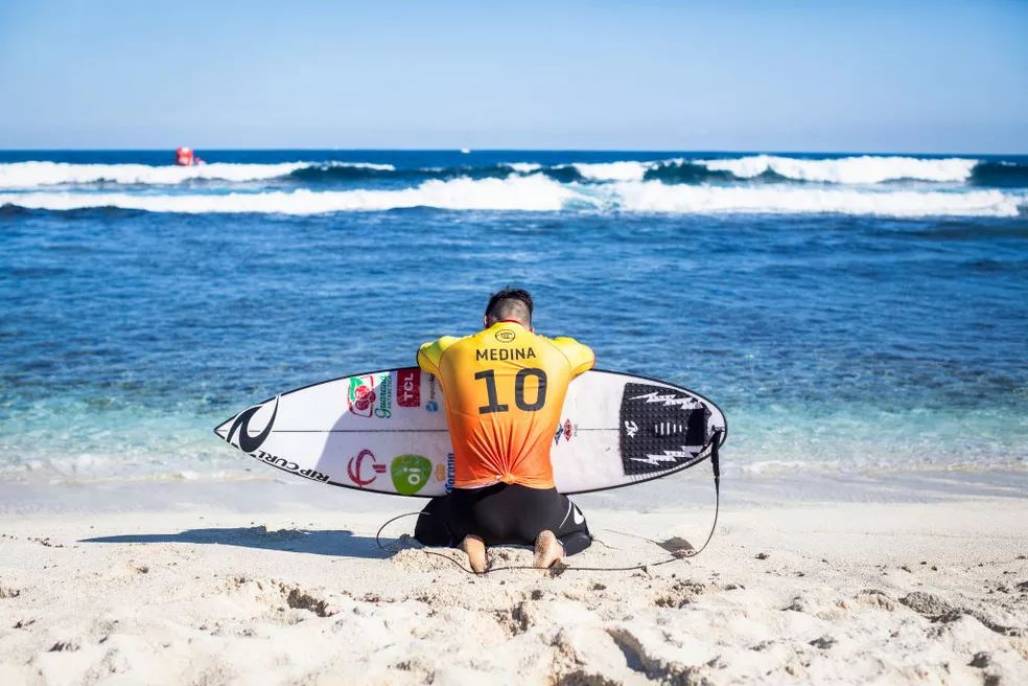 É tri! Gabriel Medina conquista título do Circuito Mundial de Surf - Meon