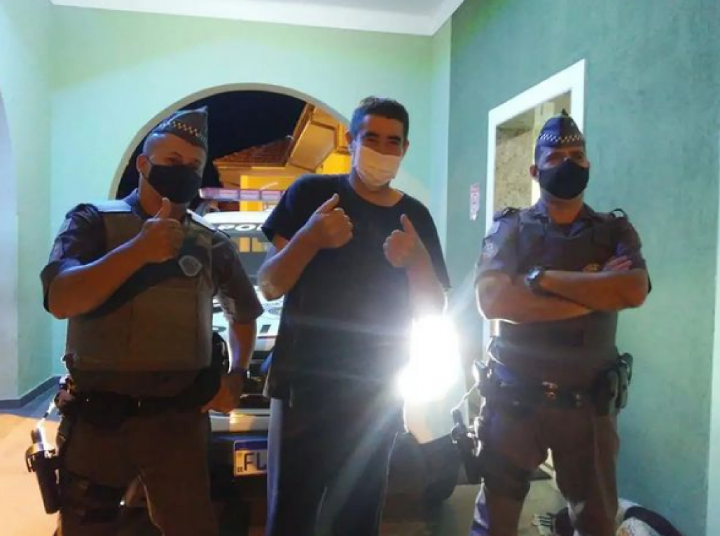 pm (Polícia Militar) pm (Polícia Militar)