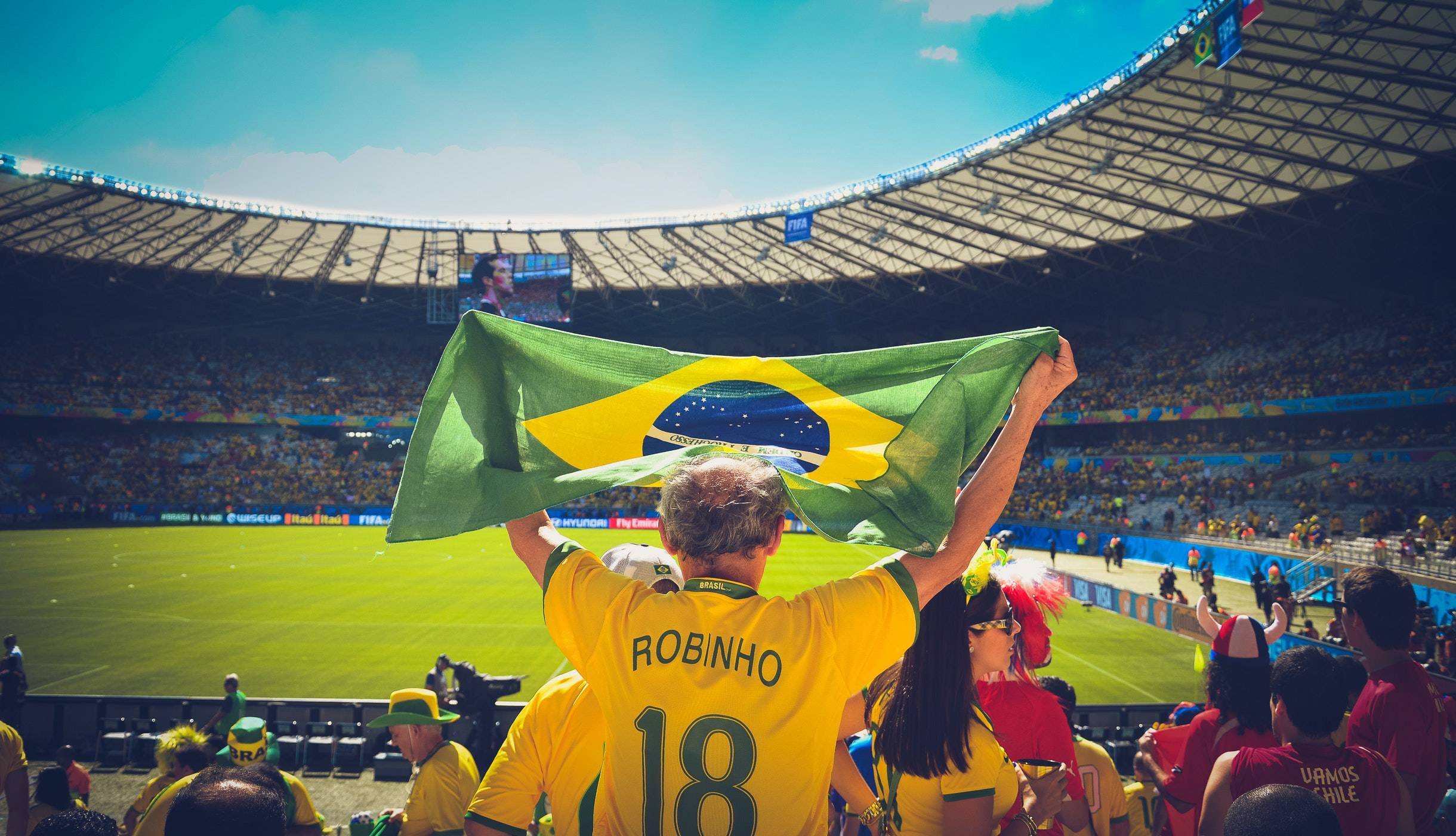 File:Torcedores assistindo Jogo do Brasil na Copa do Mundo 2022