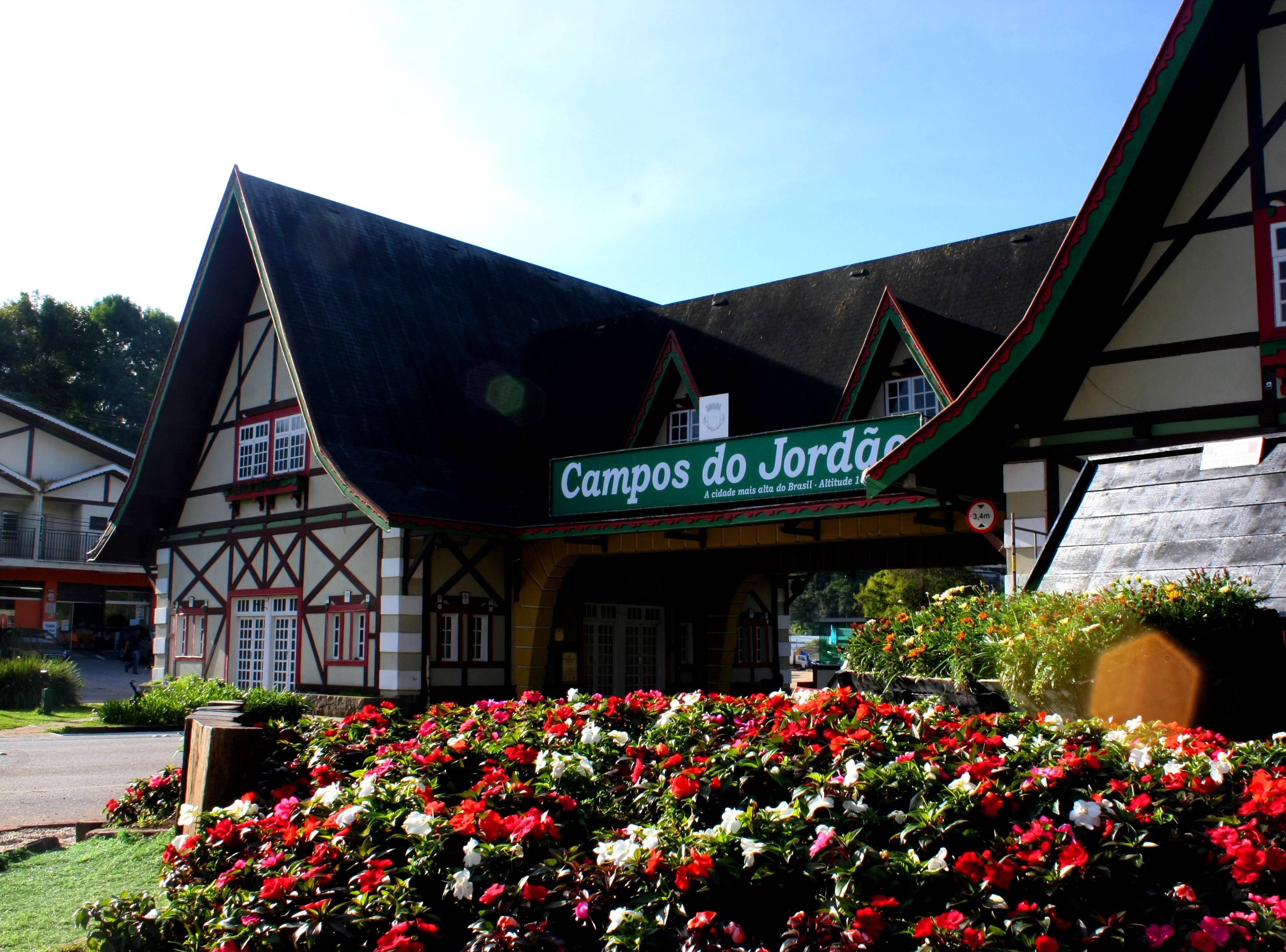 Campos do Jordão aprova taxa de preservação ambiental para entrada de veículos