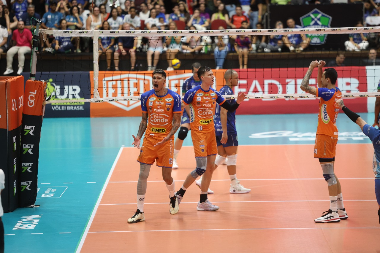 Farma Conde Vôlei decide vaga na semi da Superliga