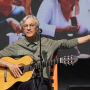 SJC: Caetano Veloso será homenageado no Cine Teatro