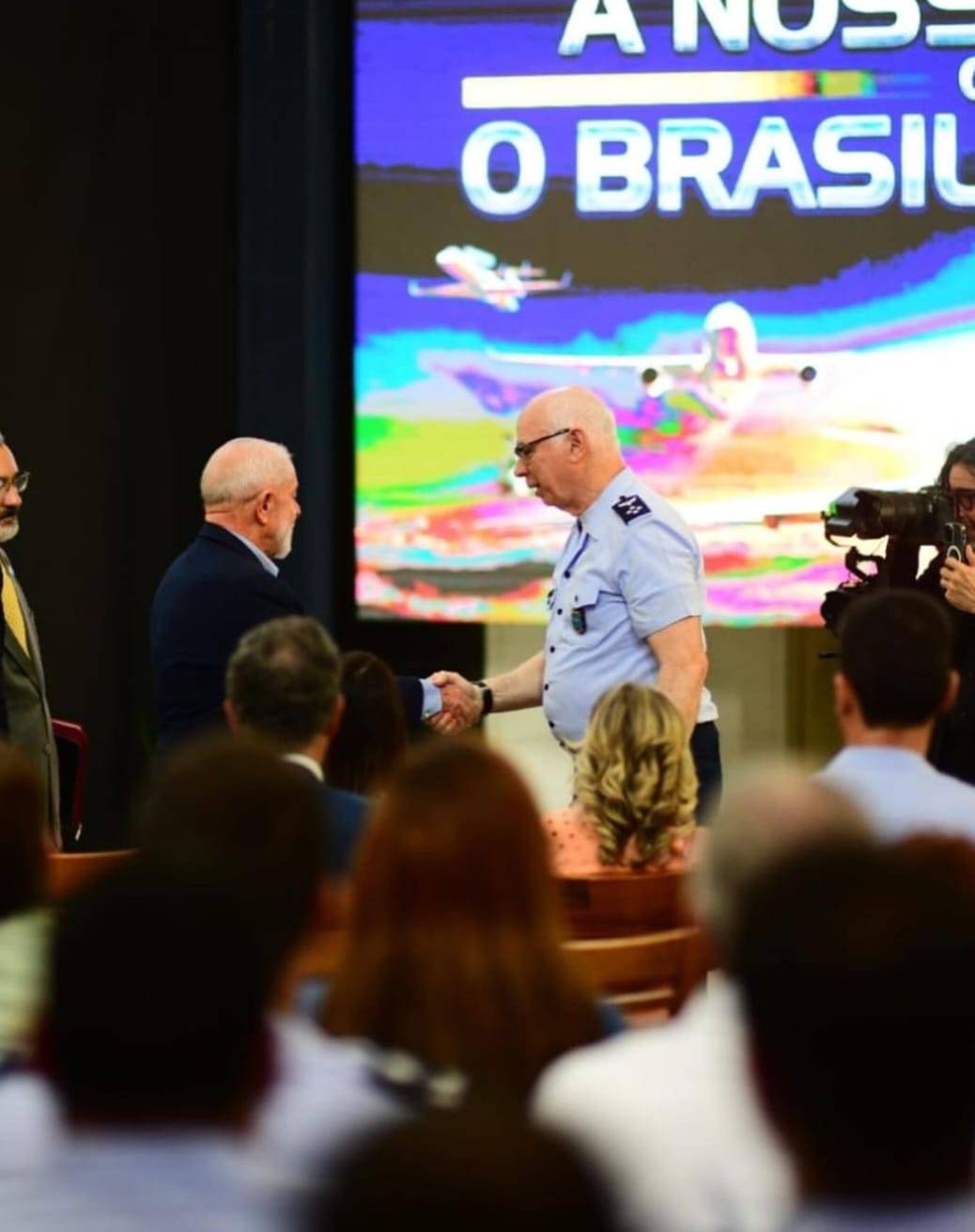 Lula visita ITA e Embraer em São José dos Campos