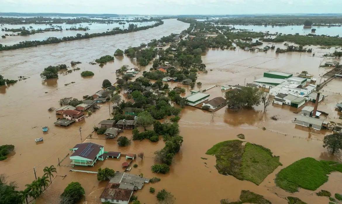 Sobe para 32 o número de mortos no RS 