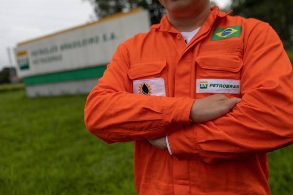 Petroleiros da Revap aderem à greve nacional nesta quarta-feira (26)