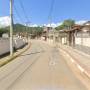 Motorista é preso por embriaguez após capotar carro em Monteiro Lobato