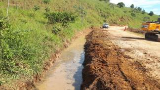 desassoreamento-de-corrego-na-estrada-municipal-do-sertaozinho