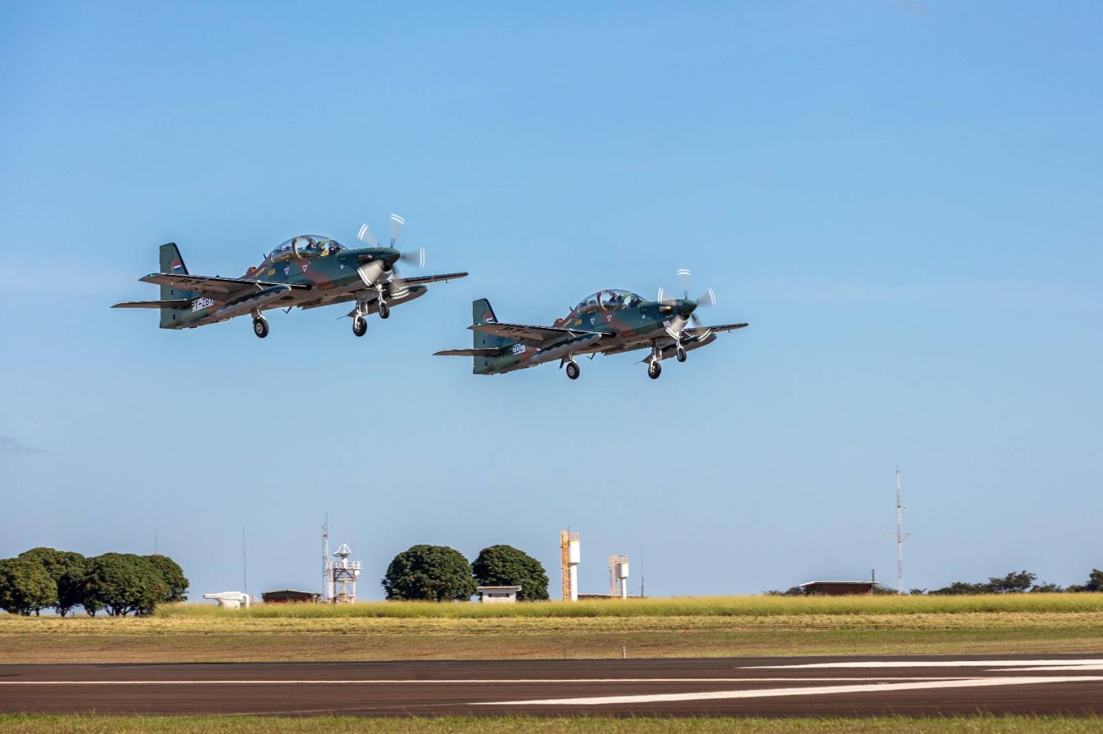 Embraer vende quatro aviões Super Tucano para Paraguai