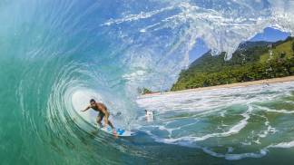Surf-em-Ubatuba-Imagem-de-Roni-Purper