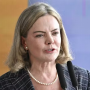 Gleisi critica EUA por revogarem vistos de ministros do STF