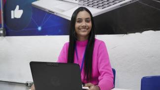 Menina no cpu BEEMM