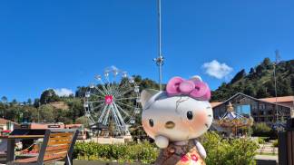 Hello Kitty Kittysugi, criada pela artista Titina Corso