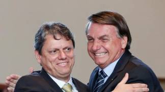 ministro-da-infraestrutura-tarcisio-gomes-de-freitas-ao-lado-do-presidente-jair-bolsonaro-sem-partido-1607113309611_v2_450x600