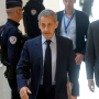 Ex-presidente da França é condenado a 5 anos de prisão 