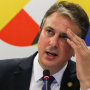 Comissão da Câmara convoca ministro Camilo Santana sobre vagas de medicina para MST