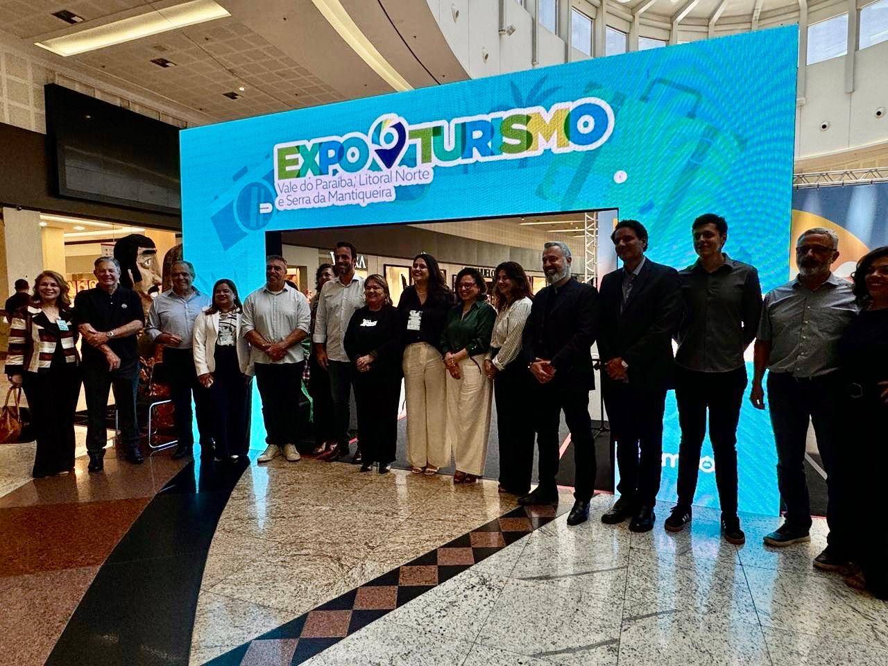 Expo Turismo 2025 começou com a presença de autoridades em São José